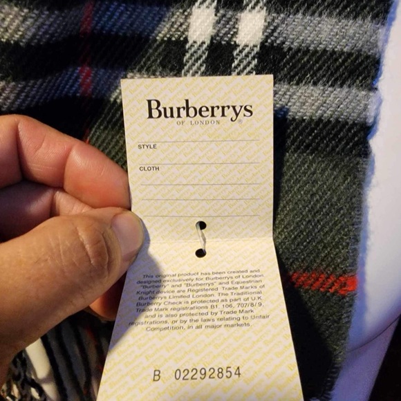 Nwt vintage, Burberry plaid Fringe scarf - Picture 5 of 5